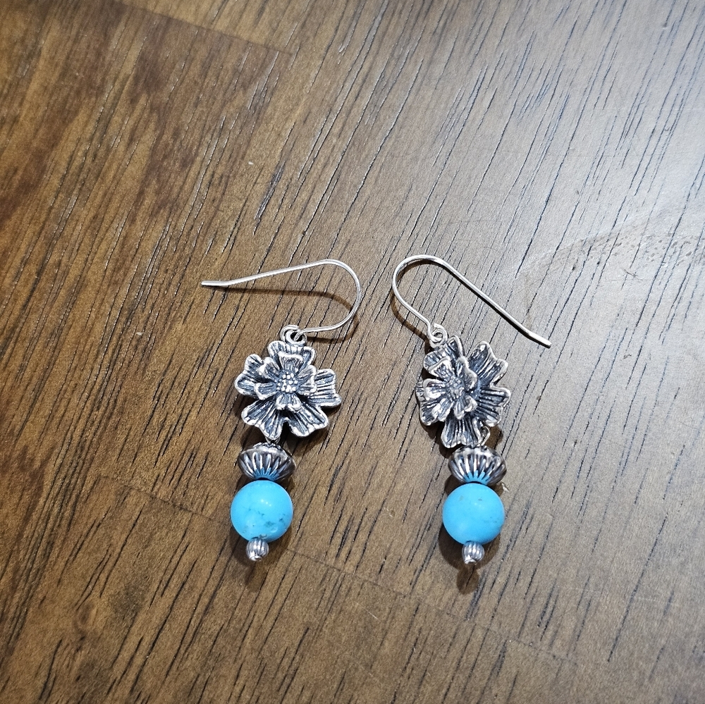 Southwestern Flower Dangle Earrings Oxidized 925 Silver and Howlite Beads - Picture 6 of 14